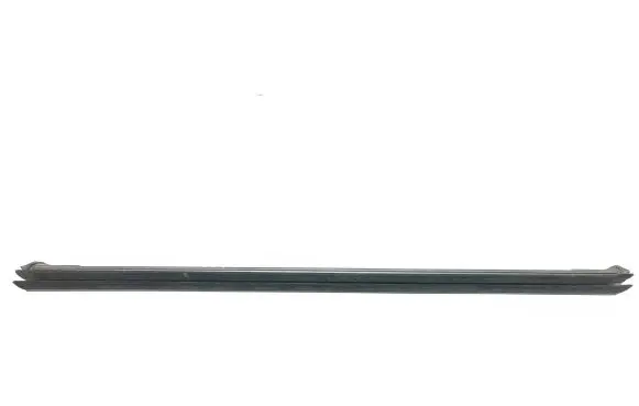 Volkswagen Touareg III Rubber seal rear door window/glass 760839479