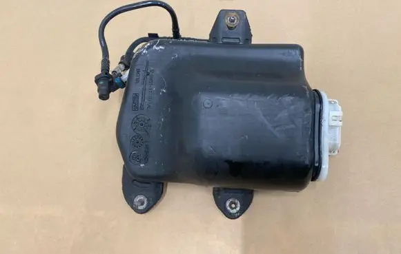 Volvo C30 AdBlue liquid reservoir 3M519C103AL U4TVA 09750009900