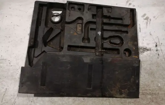 BMW Z3 E36 Tool box 71111093840