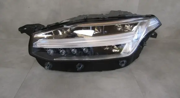 Volvo XC90 Headlight/headlamp 32338952 2207084479 899165