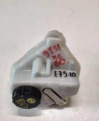 Volvo XC60 Brake fluid reservoir