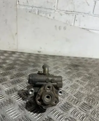 Volkswagen Caddy Power steering pump 2K0422154H