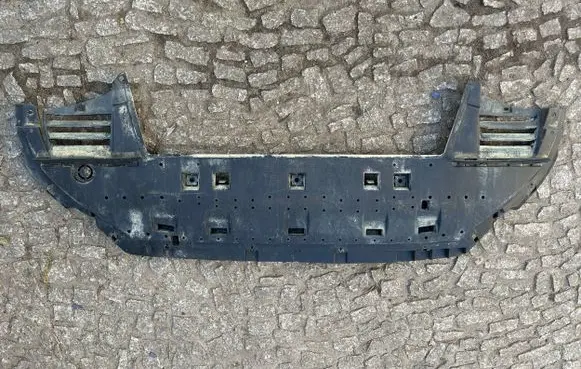 Front bumper skid plate/under tray