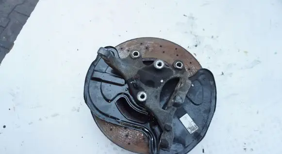 Mercedes-Benz C W204 Front wheel hub