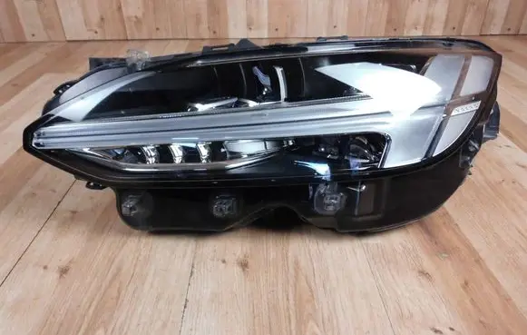 Volvo S90, V90 Headlight/headlamp 32228316