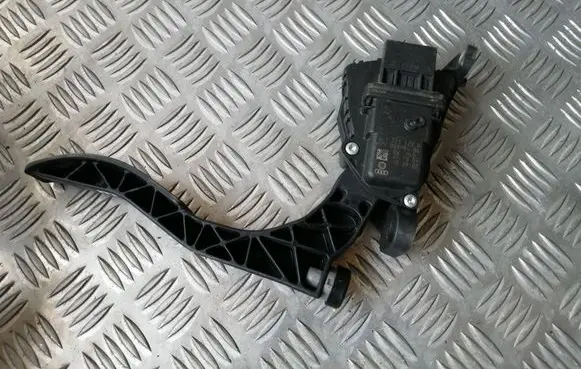Audi A6 S6 C6 4F Accelerator throttle pedal 4F1723523A