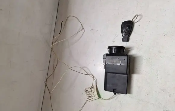 Mercedes-Benz Vito Viano W639 Ignition lock 6395450108
