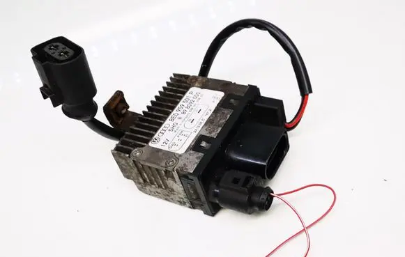 Audi A4 S4 B7 8E 8H Coolant fan relay 8E0959501P 898092000