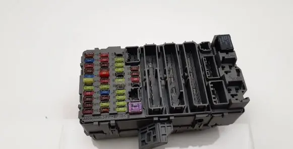 Honda CR-V Fuse module SWAE611 070604 F15HEZDG