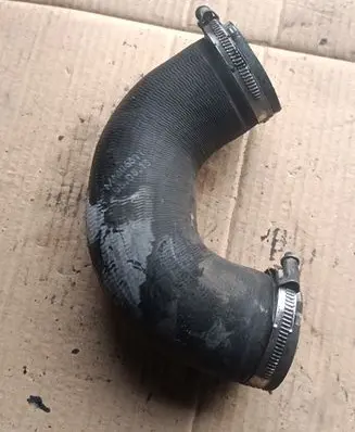 Audi Q7 4L Intercooler hose/pipe 4L0145972A
