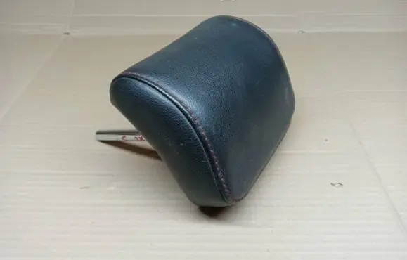 Nissan Juke I F15 Rear seat headrest 