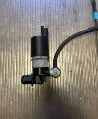 Renault Laguna III Windscreen/windshield washer pump 8200184555 289200001R 8200031805