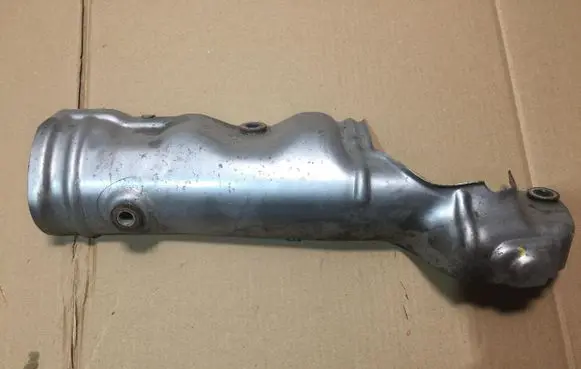 Toyota Hilux VIII Exhaust heat shield 