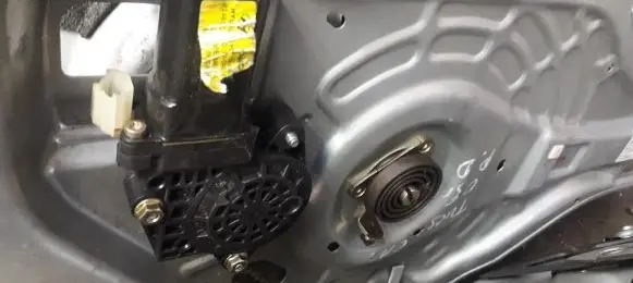Hyundai Tucson JM Front door window regulator motor