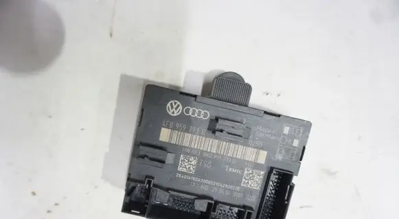 Audi Q7 4M Door control unit/module 4F0959793R