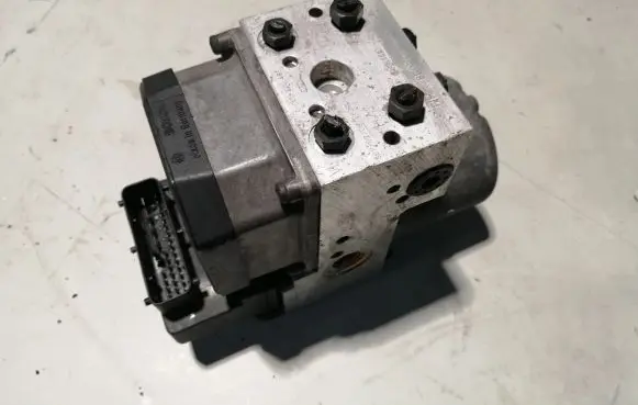 Audi A6 S6 C5 4B ABS Pump 8E0614111H