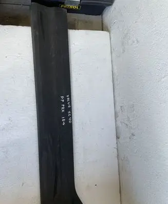 Volvo XC40 Front door trim (molding)