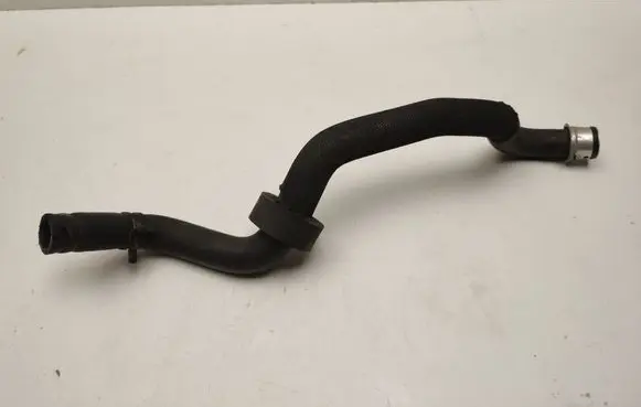 Mercedes-Benz C W204 Engine coolant pipe/hose A2045000075