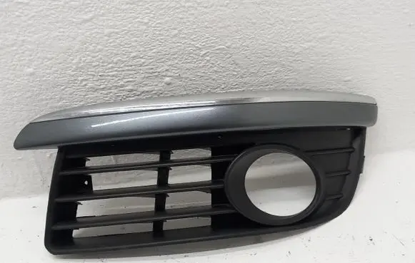 Volkswagen Jetta V Front bumper lower grill