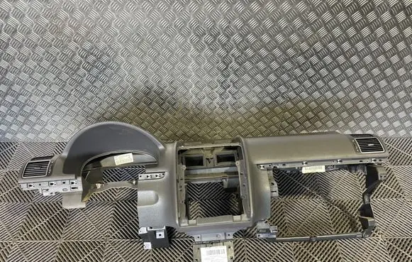 Volkswagen Touran II Dashboard 1T1857001A