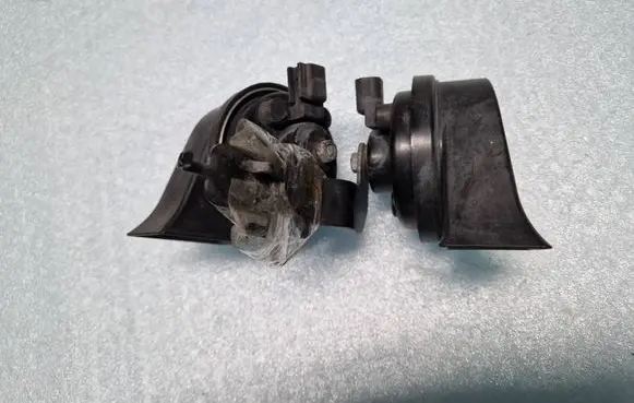 Chevrolet Camaro Horn signal
