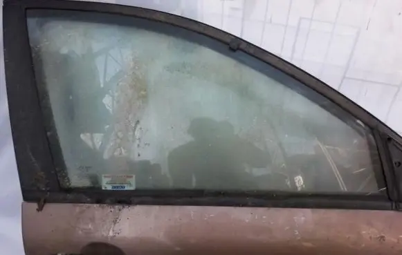 Fiat Marea Front door window glass four-door