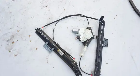 Audi A5 8T 8F Front wiper linkage and motor