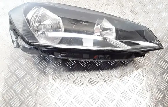 Volkswagen Golf VII Headlight/headlamp