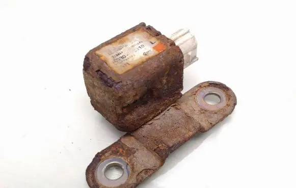 Suzuki Grand Vitara II Airbag deployment crash/impact sensor