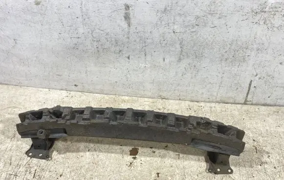 Volkswagen Jetta V Front bumper cross member
