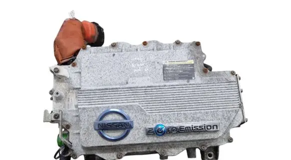 Voltage converter inverter