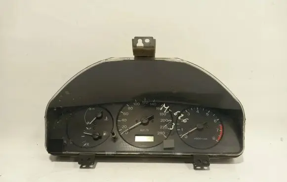 Mazda 626 Speedometer (instrument cluster) GE4TD