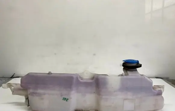Windshield washer fluid reservoir/tank