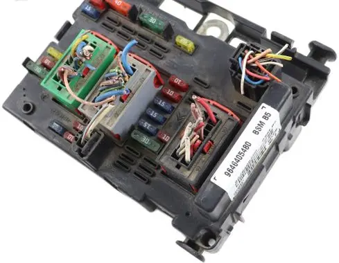 Peugeot 206 Fuse module 9646405480 24146807