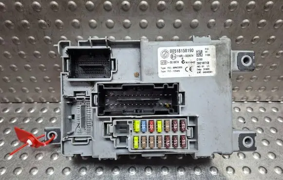 Fiat Doblo Fuse module S27635096 518158190 51815819