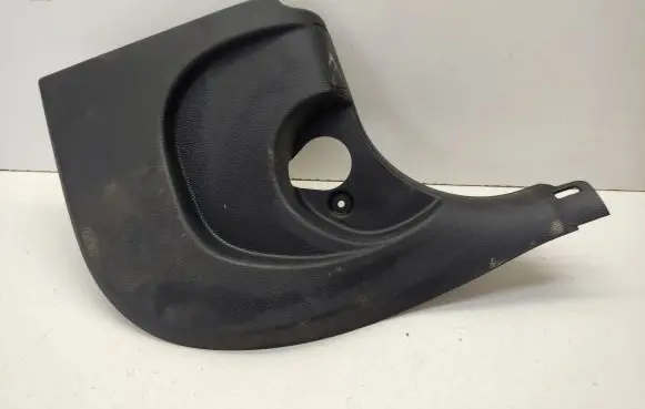 Foot area side trim