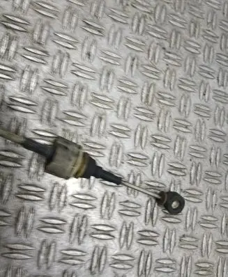 Gear shift cable linkage