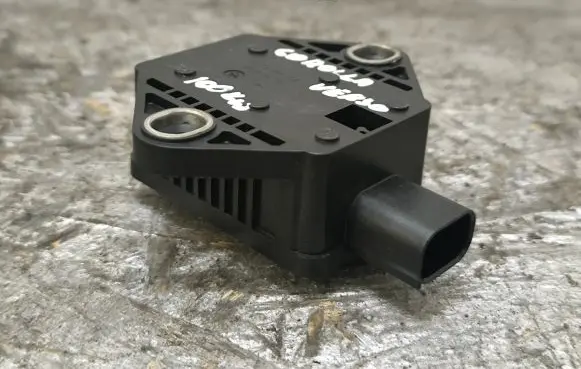Toyota Corolla Verso AR10 ESP acceleration yaw rate sensor 0265005297