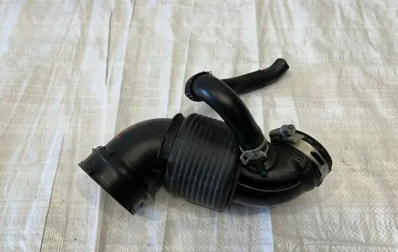 Hyundai Tucson LM Air intake hose/pipe 28130D3150