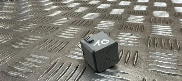 Mercedes-Benz E C207 W207 Other relay A0025428719
