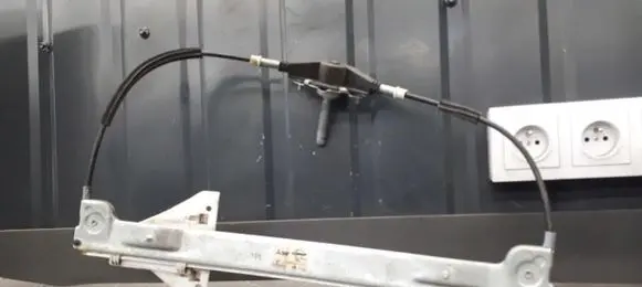 Mitsubishi Colt Rear window lifting mechanism without motor RA2169