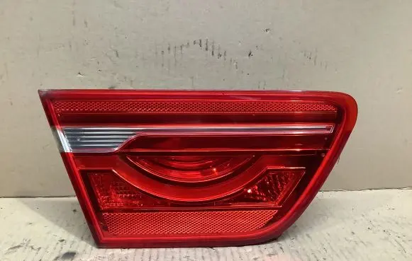 Jaguar XE Tailgate rear/tail lights 19733901