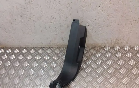 Foot area side trim
