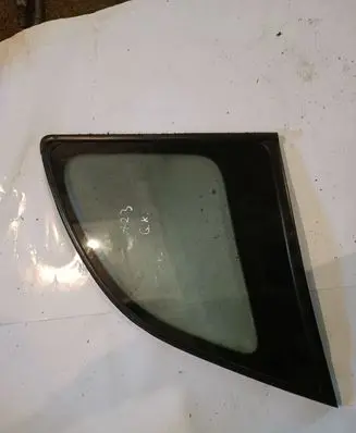 Toyota RAV 4 (XA20) Rear side window