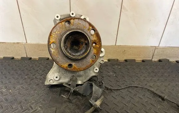 BMW 4 F32 F33 Front wheel hub 19878810