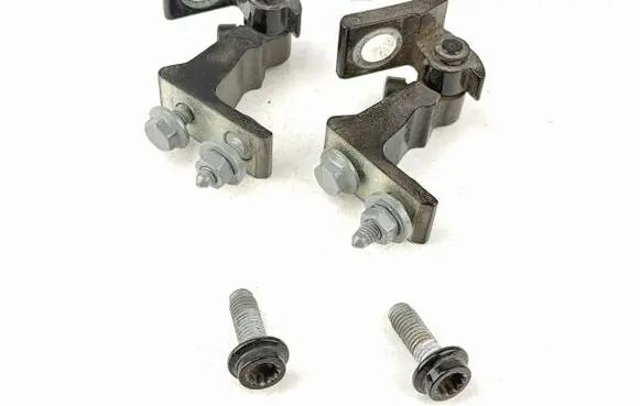 Audi A1 Front door hinge set 8W0831403A 8W0831803A A046575