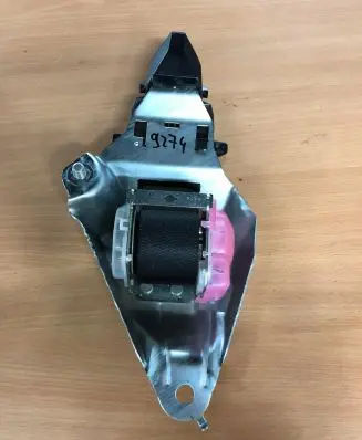 Toyota RAV 4 (XA40) Middle seatbelt (rear) 