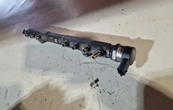 Fuel main line pipe