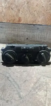 Volkswagen PASSAT B6 Climate control unit