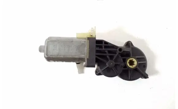 Mercedes-Benz E W211 Seat adjustment motor A0068206642
